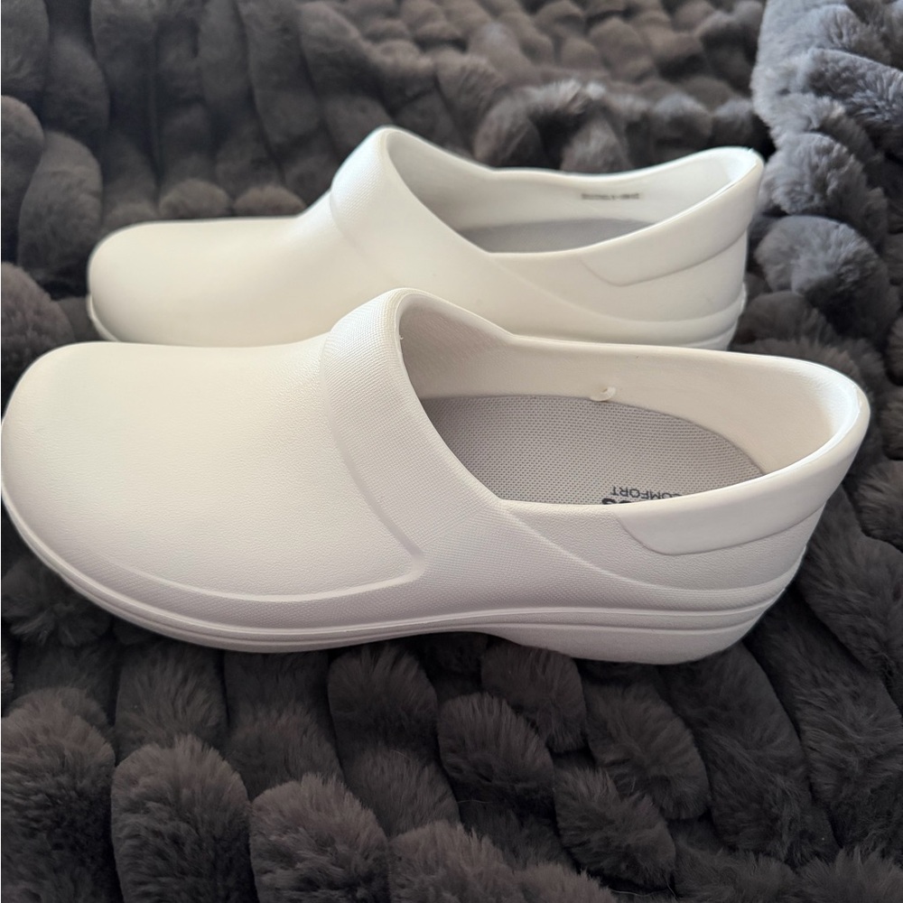 Crocs - Picture 2 of 4